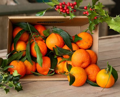 Clementines with leaf